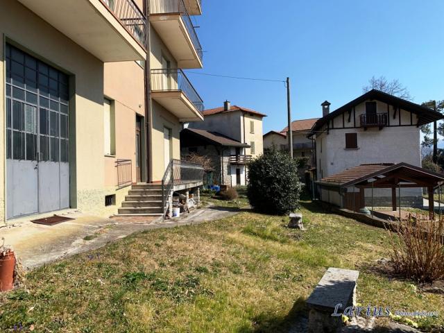 Case - Intera palazzina composta da 7 unità immobiliari e giardino