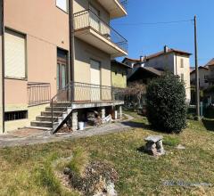 Case - Intera palazzina composta da 7 unità immobiliari e giardino