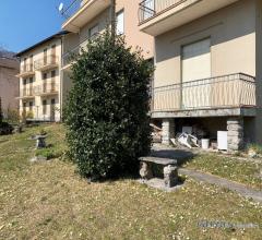 Case - Intera palazzina composta da 7 unità immobiliari e giardino