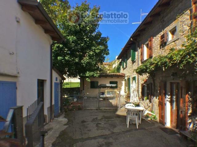 Case - Casa in sasso in centro a castel di casio