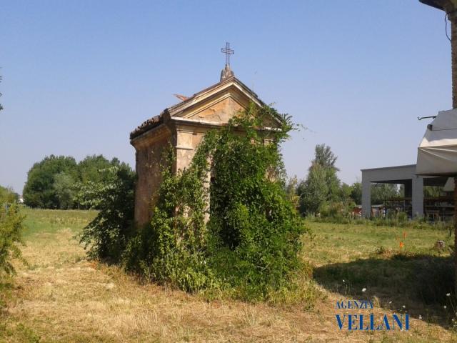 Case - Vendesi porzione di casa da ristrutturare in zona carpi nord