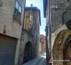 Case - Edolo centro vendesi casa terra cielo da ristrutturare