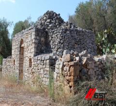 Case - Trullo originale con ampio terreno