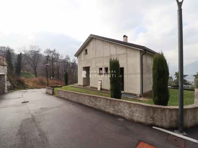 Case - Villa bifamiliare ad oggiono