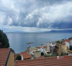 Case - Acqualadroni, appartamentino con veranda fronte mare