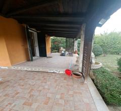 Case - Residenziale - vendita villa / indipendente ()