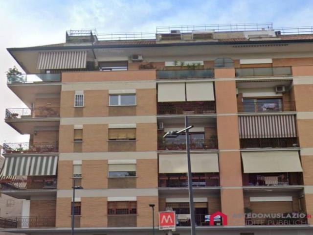 Case - Appartamento con balconi
