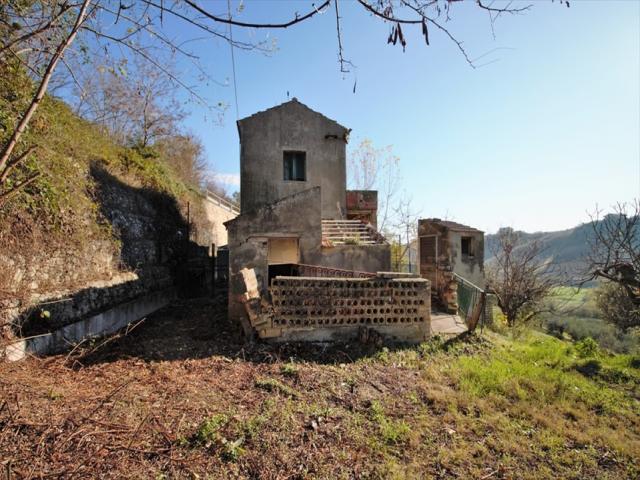 Appartamenti in Vendita - Casa indipendente in vendita a silvi periferia