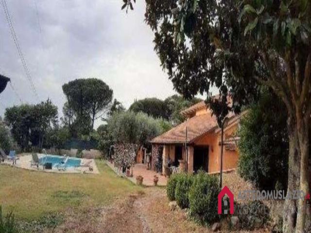 Case - Villa in via sersale, 89/91 trigoria