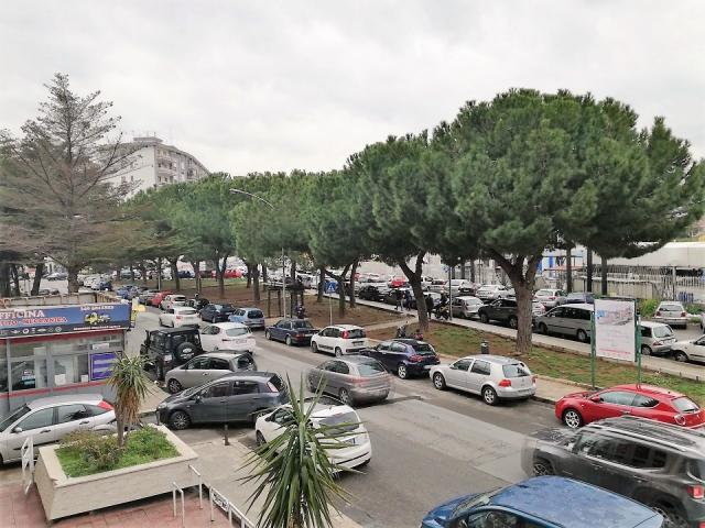 Zona viale lazio - ampio 3 vani