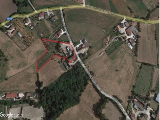 Case - Terreno di ampia estensione con fabbricato rurale sovrastante