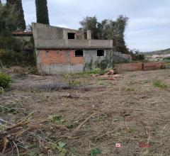 Saponara, via kennedy, terreno di 700 m con rudere