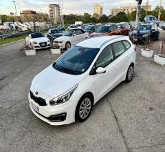 Auto - Kia cee d 1.6 crdi 110 cv sw active