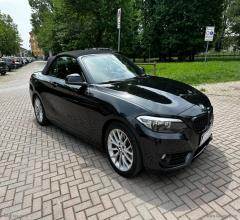 Auto - Bmw 220i cabrio advantage