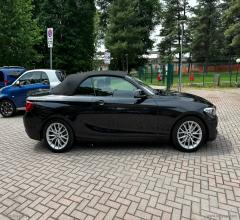 Auto - Bmw 220i cabrio advantage