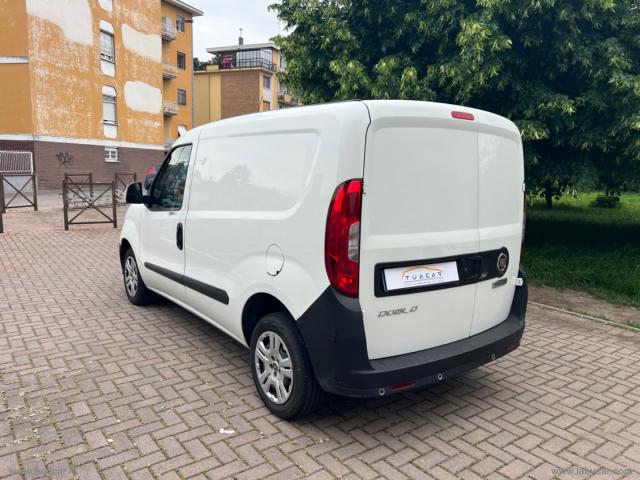 Auto - Fiat doblÃ² 1.6 mjt 95cv s&s lounge