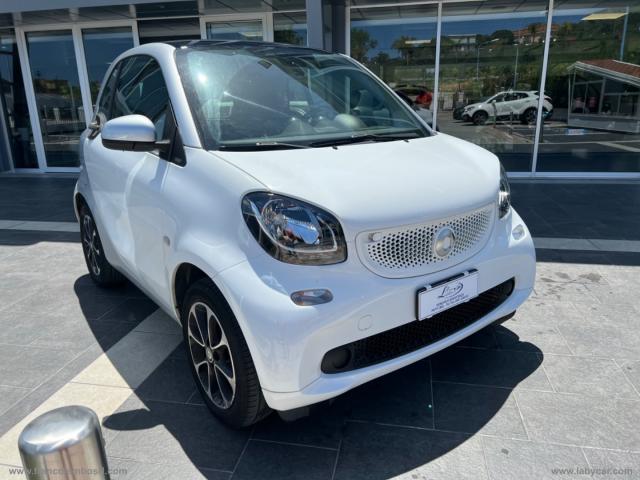 Auto - Smart fortwo 70 1.0 twinamic urban