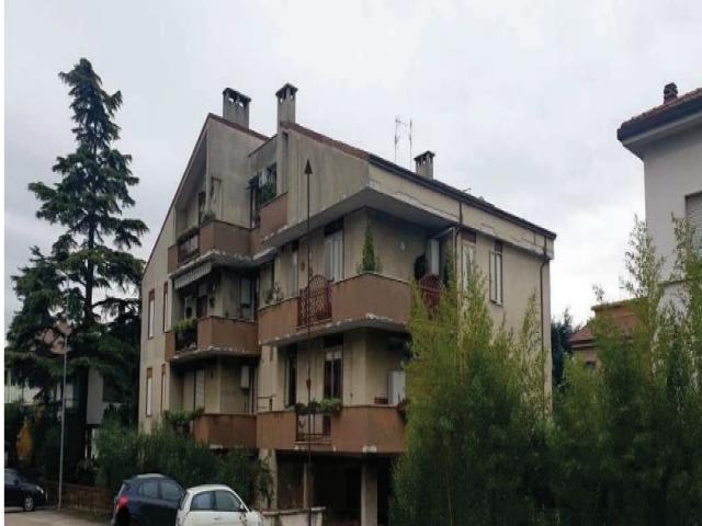 Case - Appartamento - via giovanni berchet n. 14 - foligno (pg)