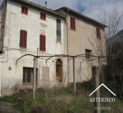 Case - Rustico con terreno - frazione capodacqua - via della cannella - assisi (pg)