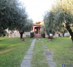 Case - Indipendente di grande metratura con parco a marina di carrara rif 4099