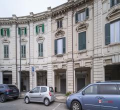 Piazza del popolo, ampio trivani