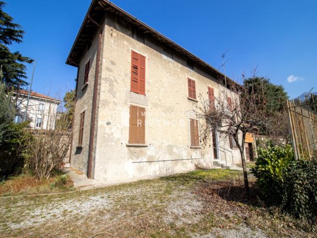 Case - Villa  al rustico singola in vendita a calolziocorte