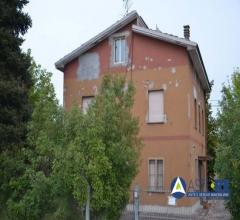 Case - Abitazione piÙ livelli in via cavour n. 257, cavezzo (mo)