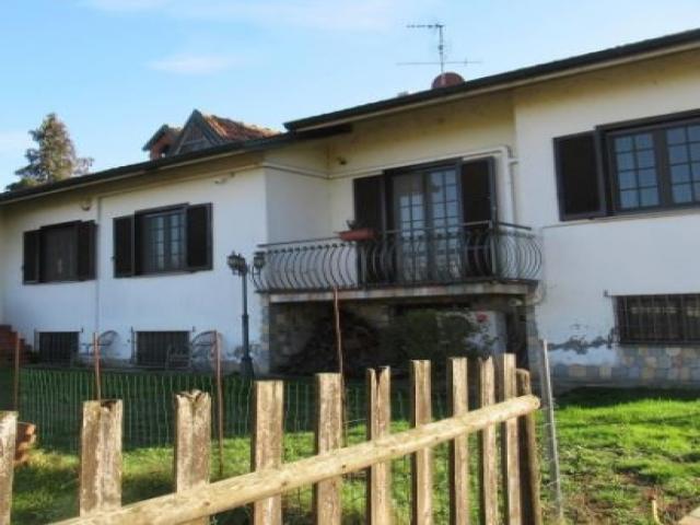 Case - Villa - localita' bettola, via c. battisti 13