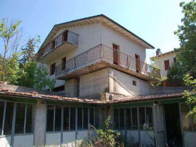 Case - Complesso immobiliare - loc. san bartolomeo dei fossi - umbertide (pg)