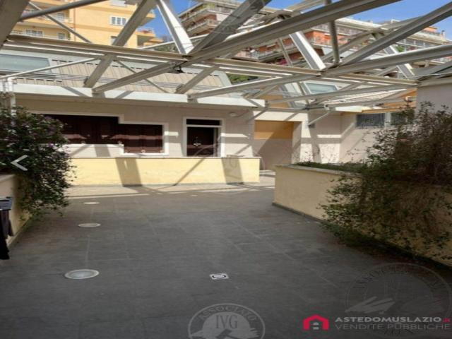 Case - Appartamento in complesso residenziale in viale trastevere