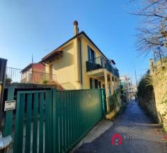 Case - Appartamento in via passirano, labaro (rm)