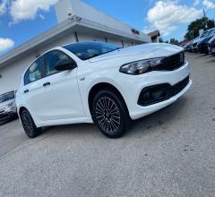 Auto - Fiat tipo 1.0 5p life 100cv