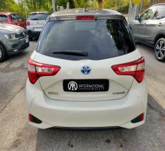 Auto - Toyota yaris 1.5 hybrid 5p. trend 'white ed.'