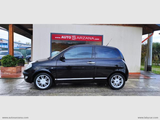 Auto - Lancia ypsilon 1.2 69 cv new oro