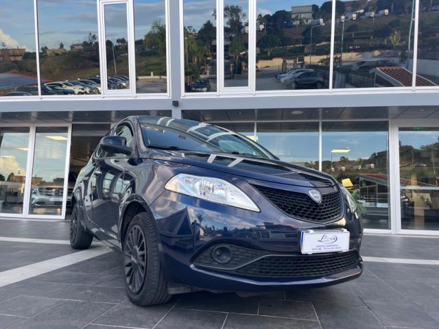 Auto - Lancia ypsilon 1.2 69 cv 5p. s&s gold