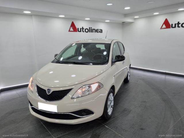 Auto - Lancia ypsilon 1.3 mjt 95 cv 5p. s&s gold