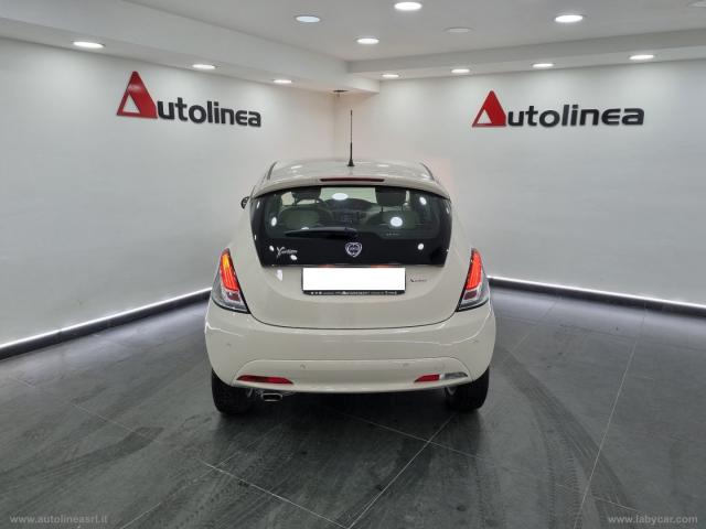 Auto - Lancia ypsilon 1.3 mjt 95 cv 5p. s&s gold