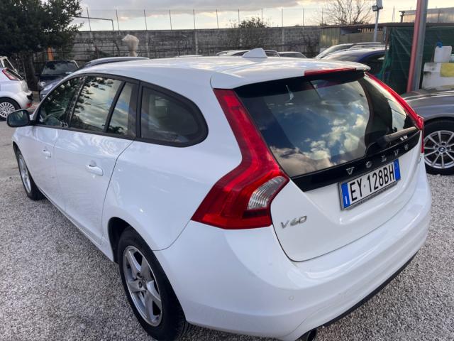 Auto - Volvo v40 d2 1.6 business