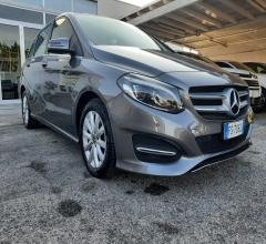 Auto - Mercedes-benz b 180 d business