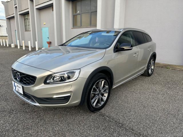 Auto - Volvo v60 cross country d4 awd geartronic pro