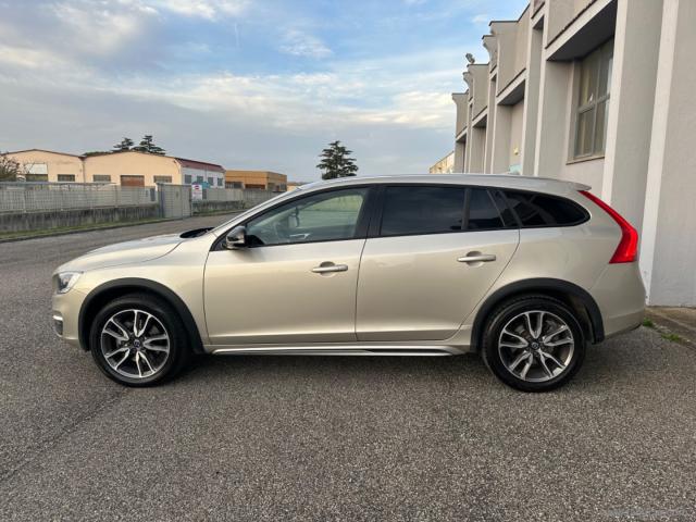 Auto - Volvo v60 cross country d4 awd geartronic pro