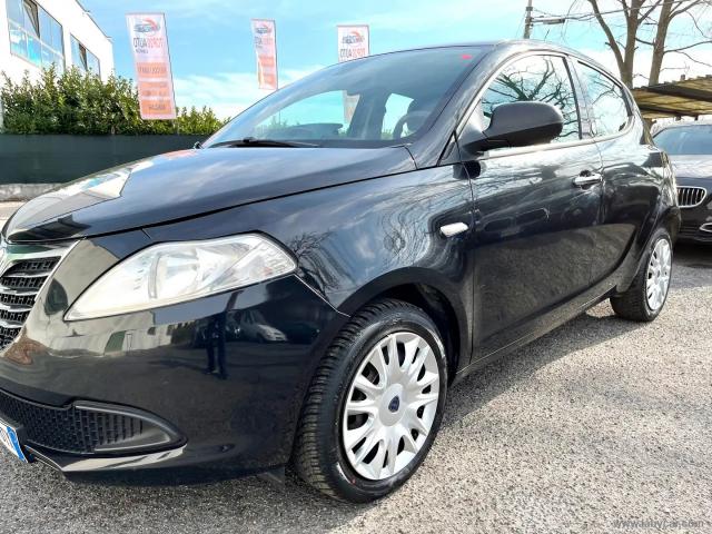 Lancia ypsilon 1.2 69 cv 5p. gpl ecochic silver