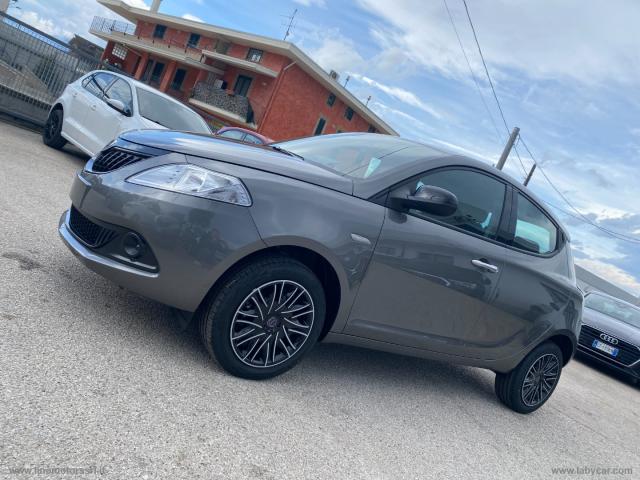 Auto - Lancia ypsilon 1.0 firefly 5p. s&s hybrid oro