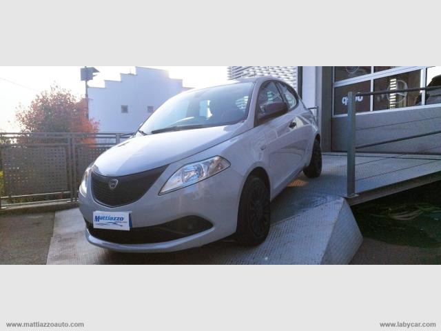 Auto - Lancia ypsilon 1.0 firefly 5ps&s hyb. eco silv.