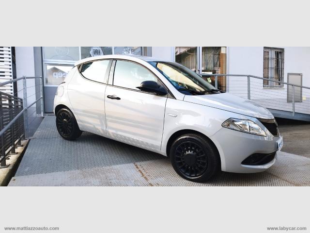 Auto - Lancia ypsilon 1.0 firefly 5ps&s hyb. eco silv.