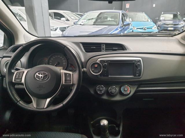 Auto - Toyota yaris 1.0 5p.
