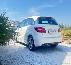 Auto - Mercedes-benz b 200 d automatic premium