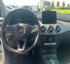 Auto - Mercedes-benz b 200 d automatic premium