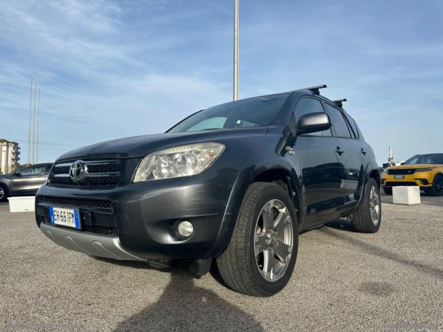 Auto - Toyota rav4 2.2 d-4d 177 cv luxury