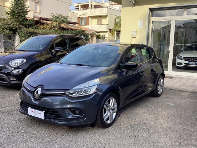 Auto - Renault clio dci 8v 90cv 5p. moschino intens